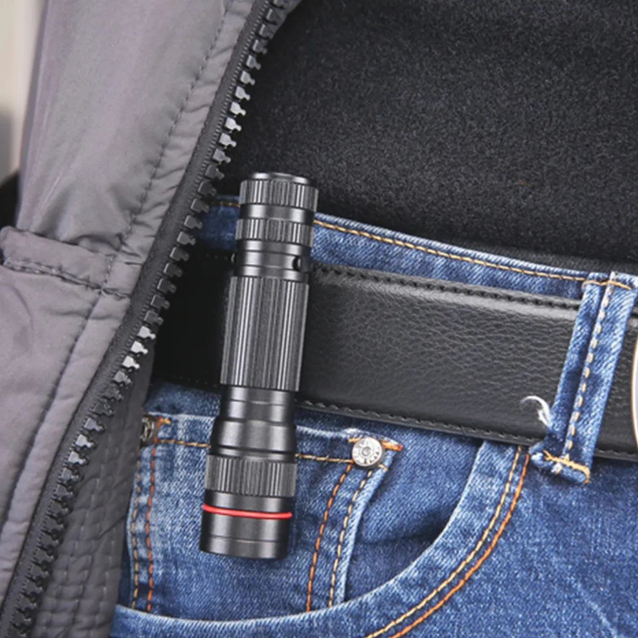 Aufladbare Taschenlampe mit Zoom | Berggrat