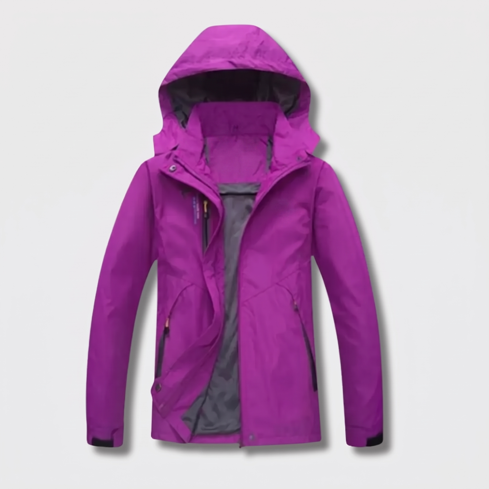 Damen-Wanderjacke wasserdicht in Violett – Frontansicht mit Kapuze