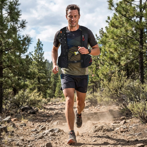 Atmungsaktive Trail-Laufweste mit Trinksystem